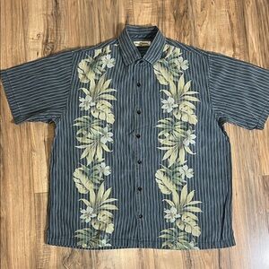Tommy Bahama Men's Hawaiian Camp Shirt Gray and Cream Striped Pattern Sz L